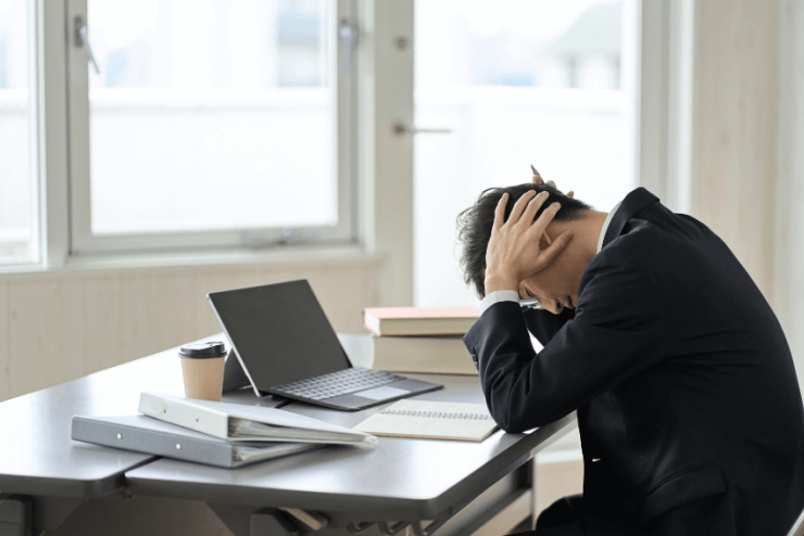 人手不足が従業員に与えるストレスとは	