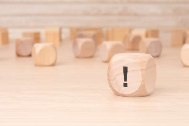 緊急の電話の場合は、なるべくその場で回答を行う方が良いでしょう。