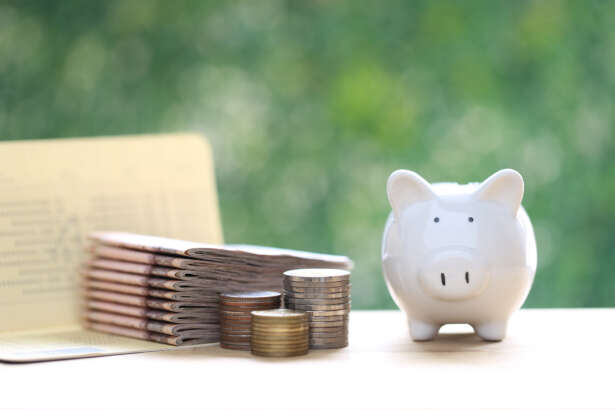 開業資金としては初期費用だけではなく数か月分の運用費も必要です。