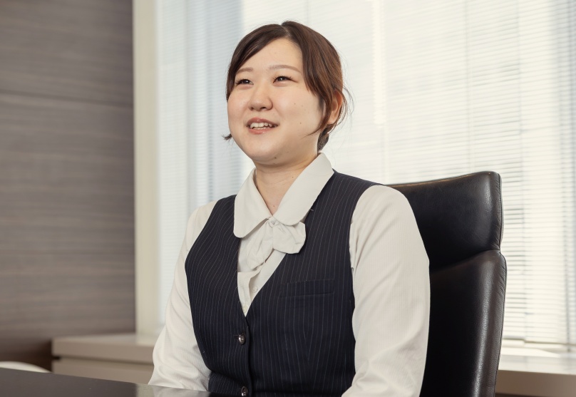 電話代行オペレーター｜元ホテルフロントスタッフ｜My Team108・CUBEを運営する大阪エル・シー・センターの社員インタビュー