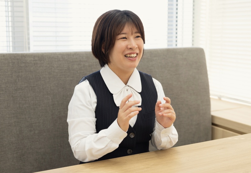 電話代行オペレーター｜元携帯ショップスタッフ｜My Team108・CUBEを運営する大阪エル・シー・センターの社員インタビュー